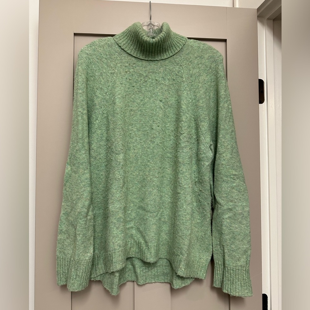 J Crew weathered light green turtleneck size XL